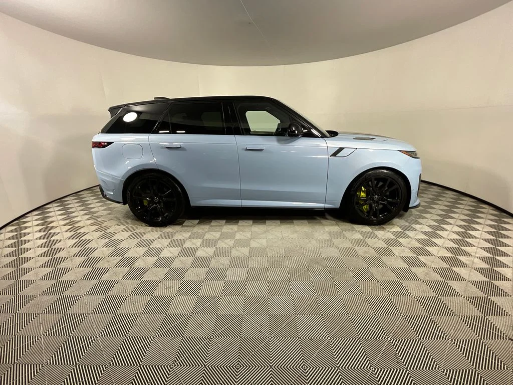 Used 2025 Blue Land Rover SV Edition Two image 5
