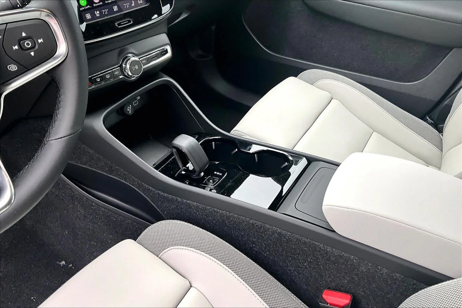 New 2026 WHITE Volvo Plus image 10