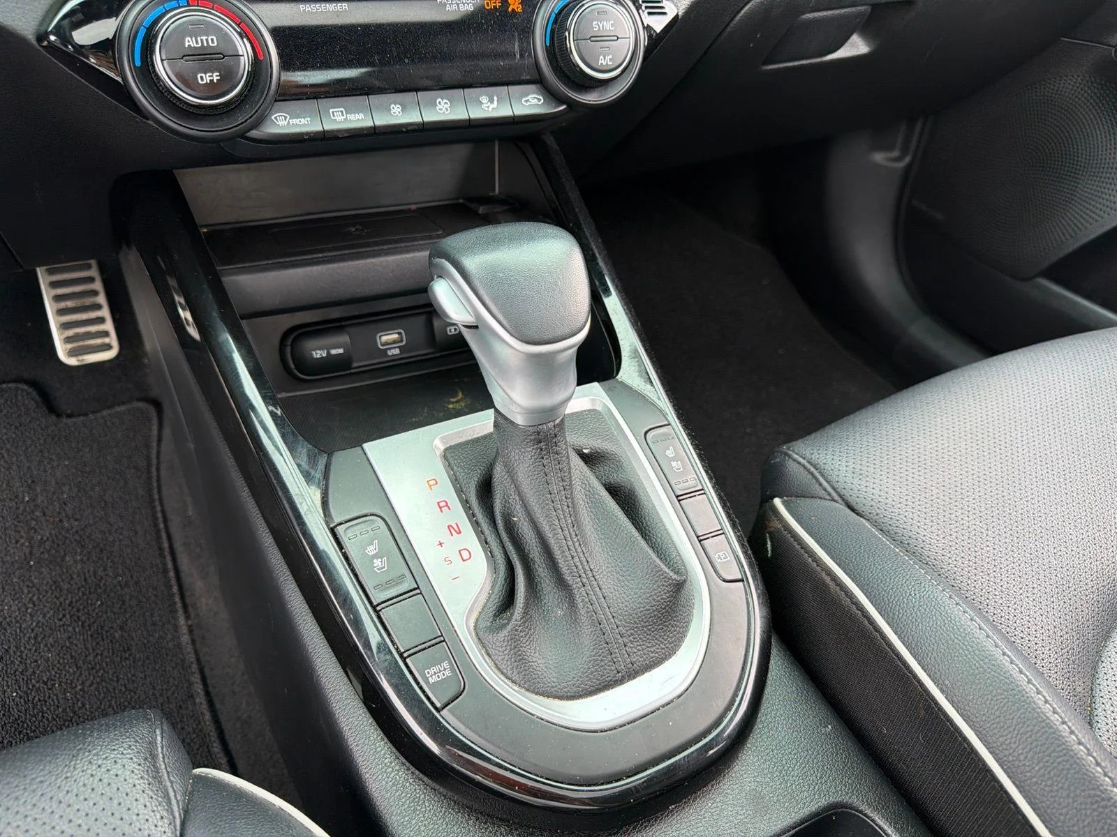 Used 2024 Black Kia GT-Line image 24