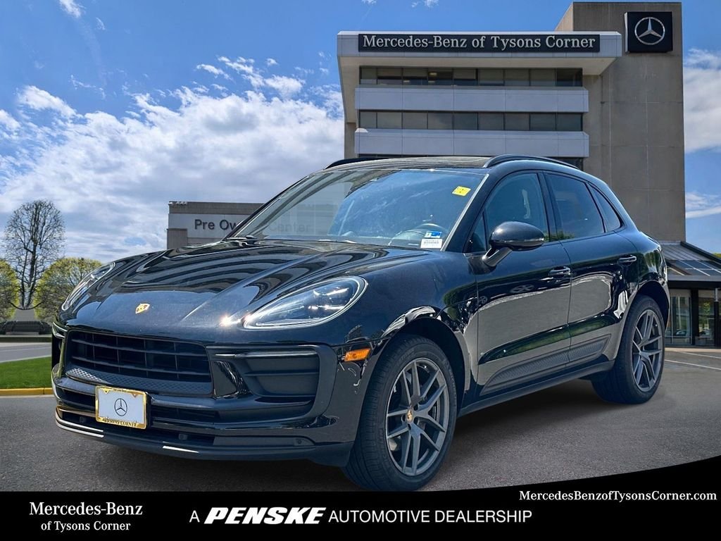 2022 Porsche Macan -'s photo