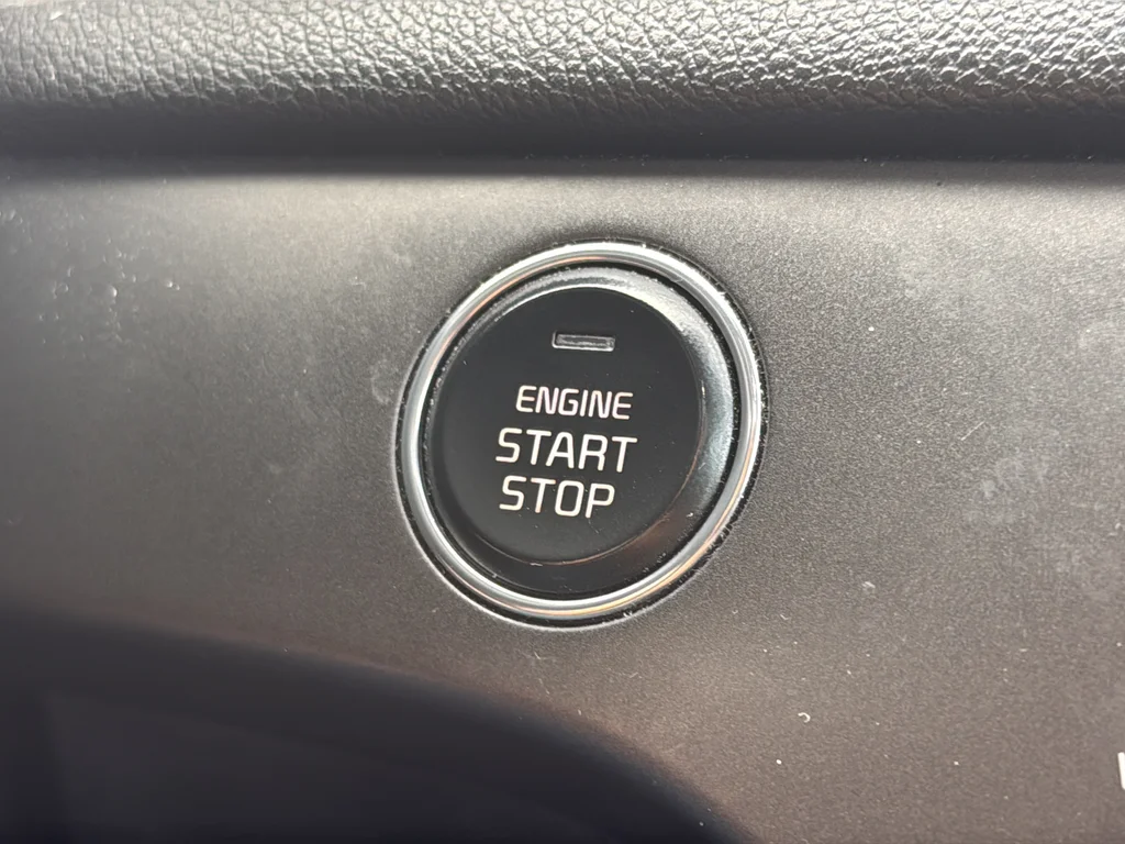 Used 2017 Red Kia EX image 46
