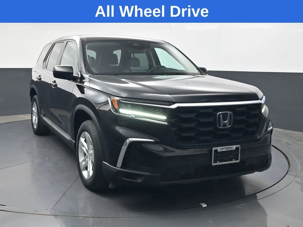 Used 2023 Crystal Black Pearl Honda LX image 2