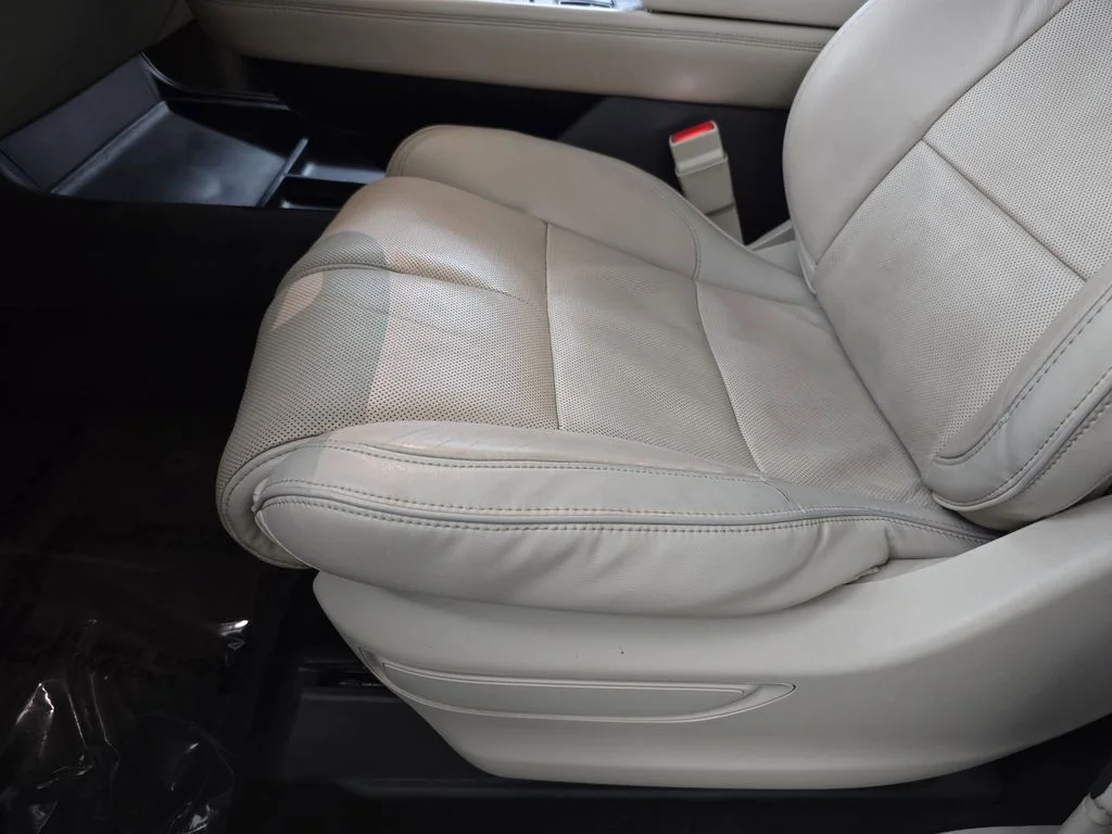 Used 2018 Velvet Lincoln Reserve image 29