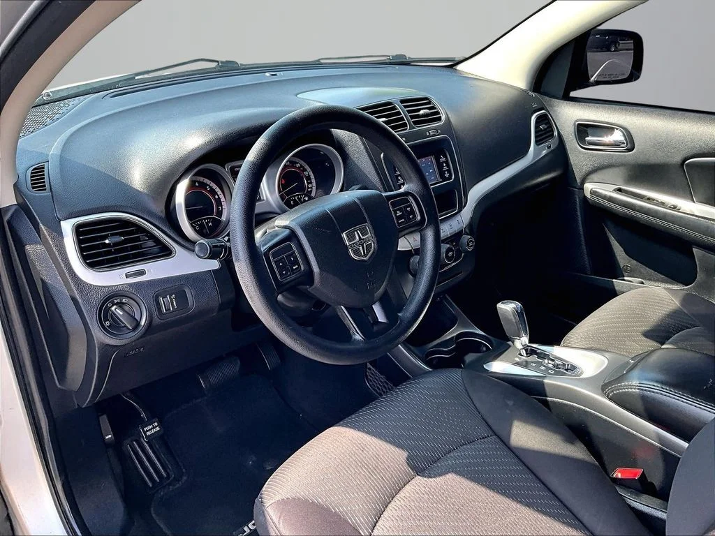 Used 2013 Silver Dodge SE image 15