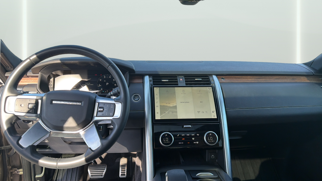 Used 2024 Brown Land Rover Dynamic SE image 19