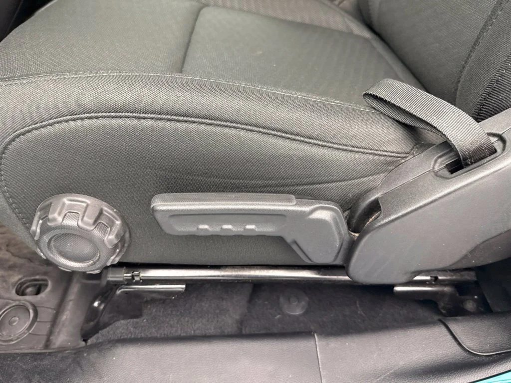 Used 2020 Bikini Pearlcoat Jeep Unlimited Sport image 17