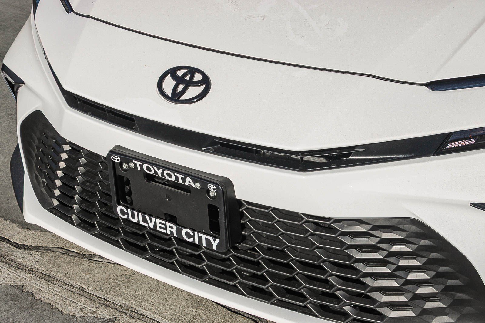 New 2026 Ice Cap Toyota  SE image 5