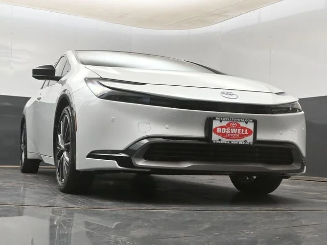 New 2026 Wind Chill Pearl <sup>1</sup> Toyota  XLE image 17