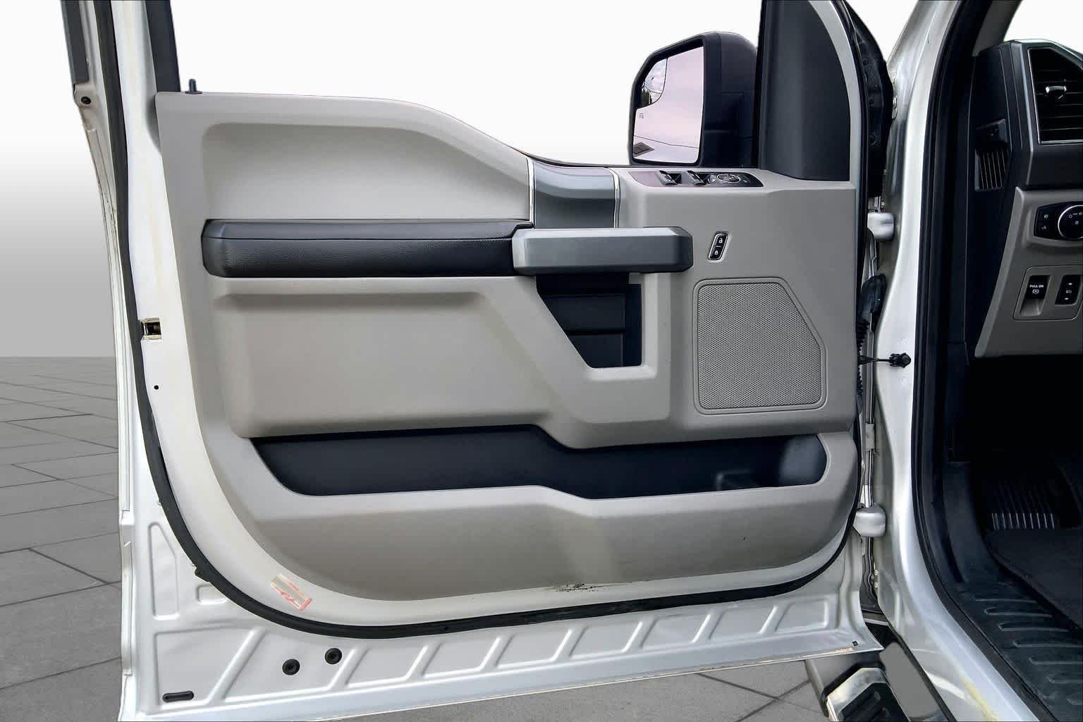 Used 2018 Ingot Silver Metallic Ford XLT image 21