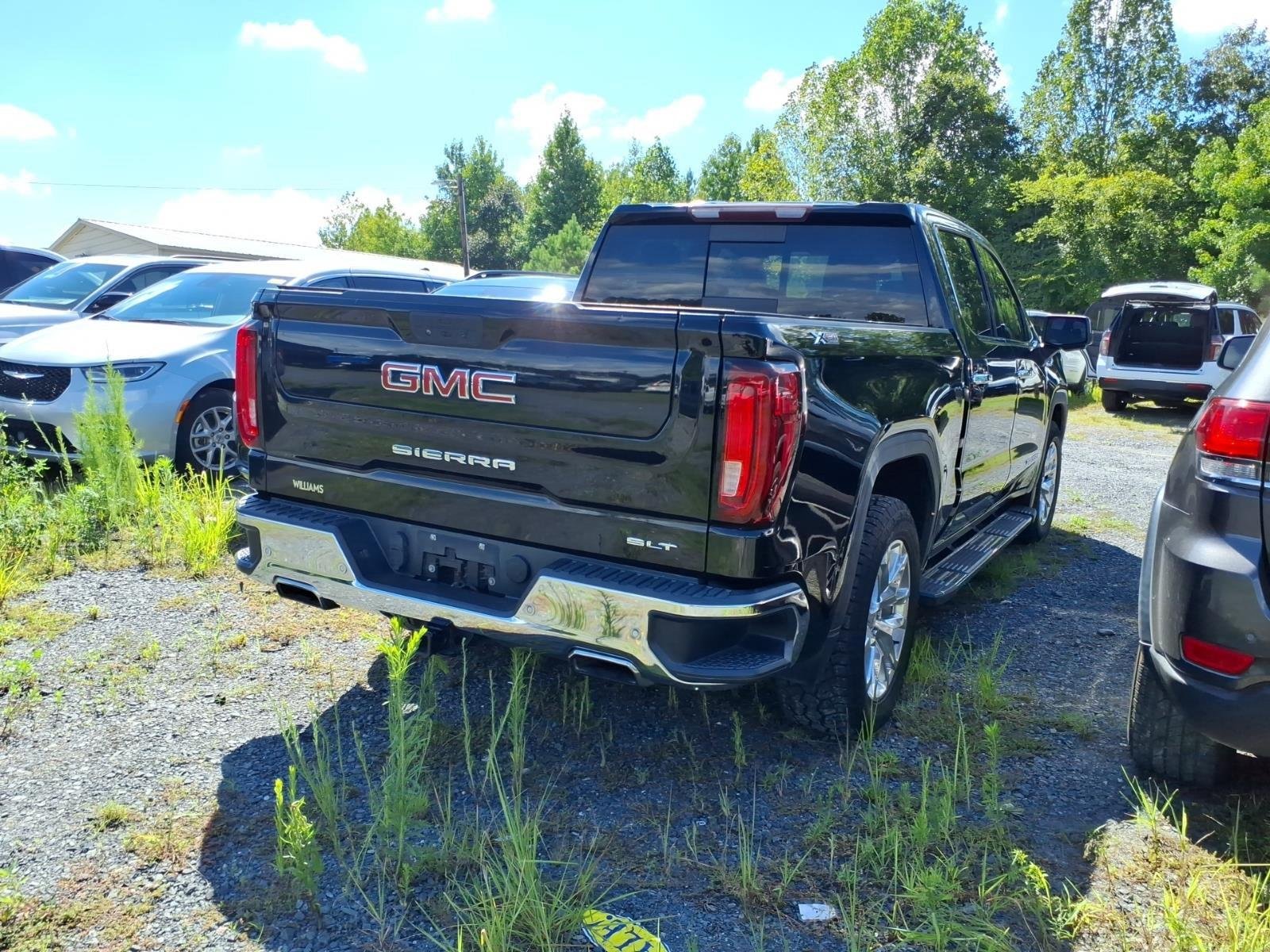 Used 2021 Onyx Black GMC SLT image 8