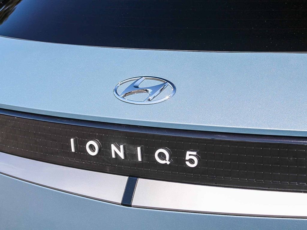 Used 2024 Blue Hyundai SEL image 10