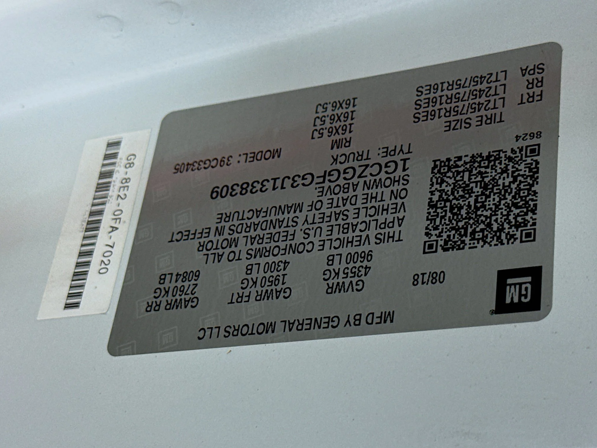 Used 2018 Summit White Chevrolet Work Van image 31