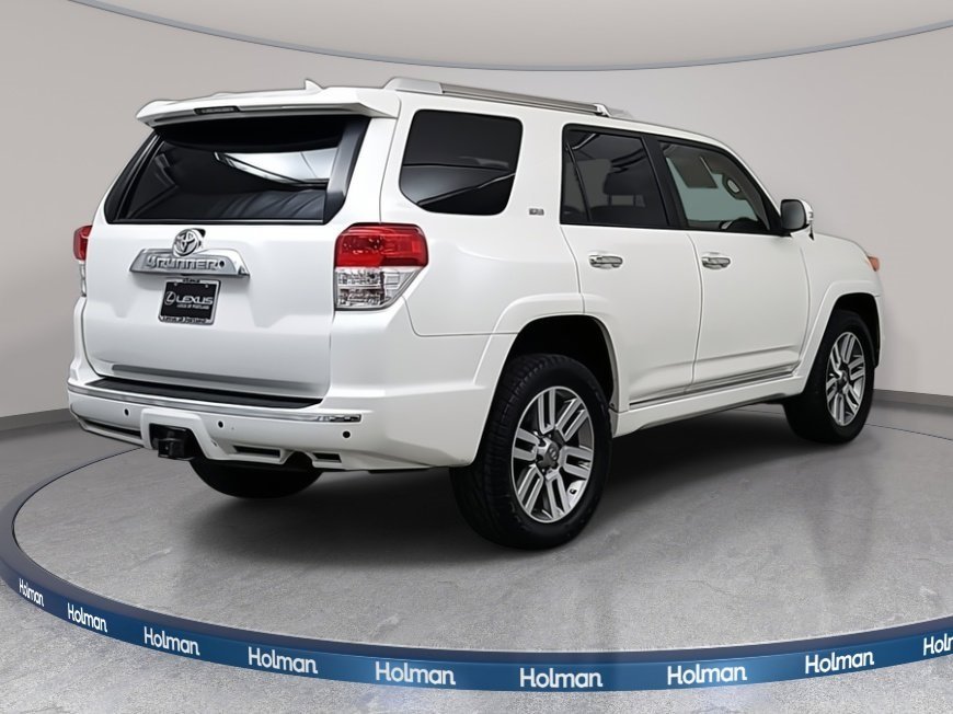 2013 Toyota 4Runner SR5 photo 3