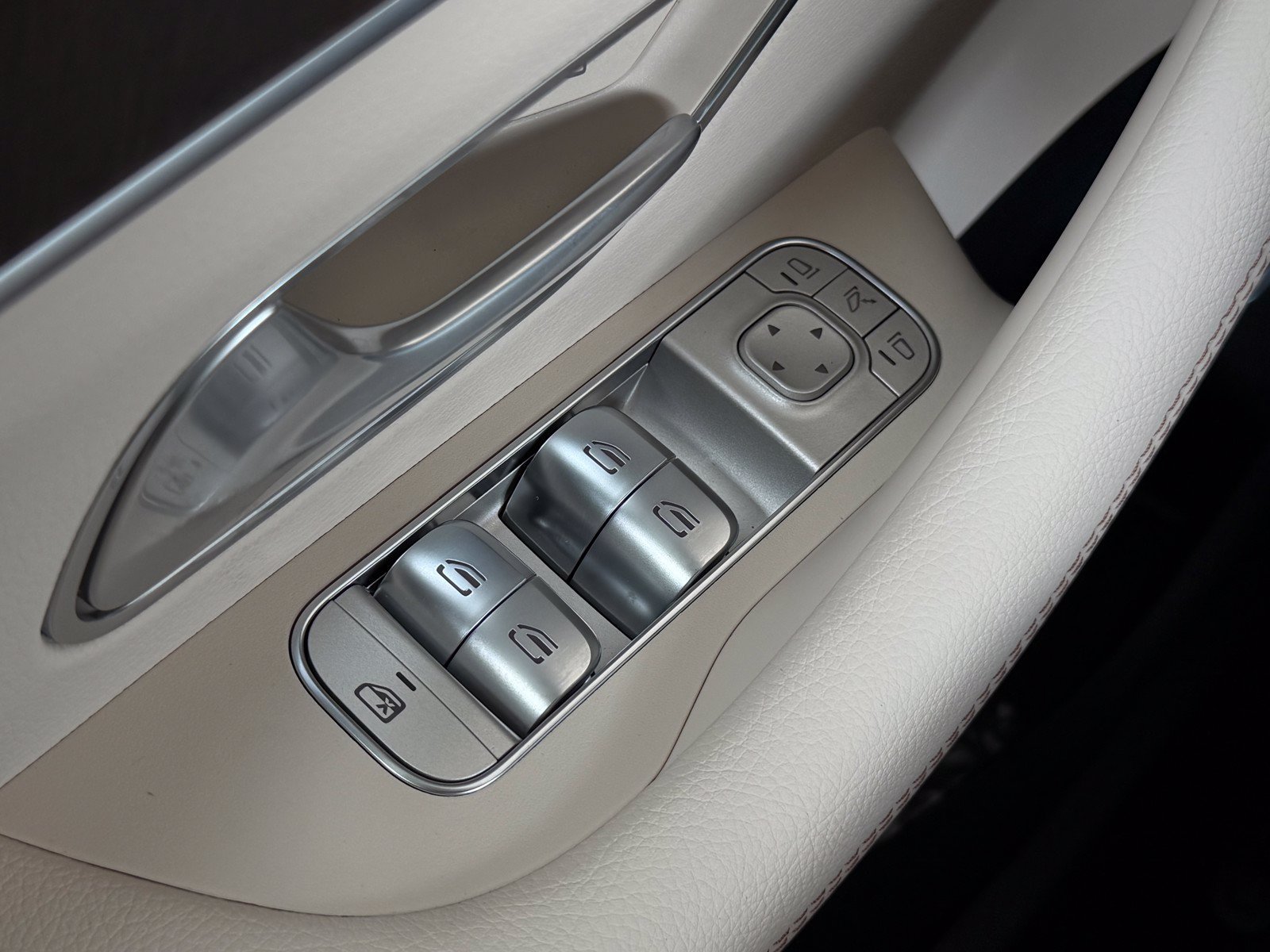 New 2027 Polar White Mercedes-Benz GLS 450 image 19