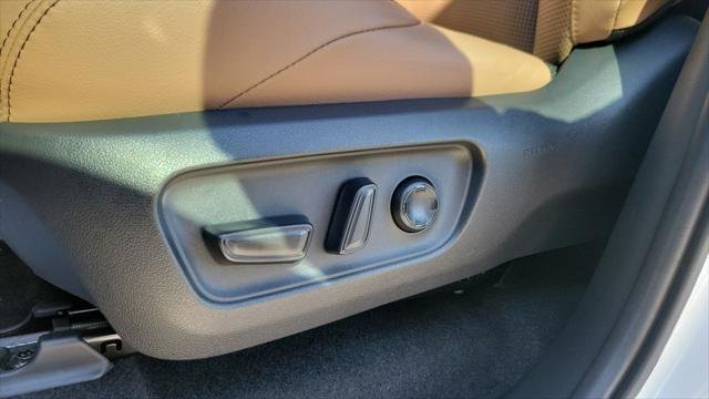 Certified Used 2026 WIND CHILL PEARL Toyota  image 38