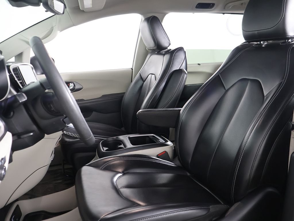 Used 2023 Gray Chrysler Touring L image 28