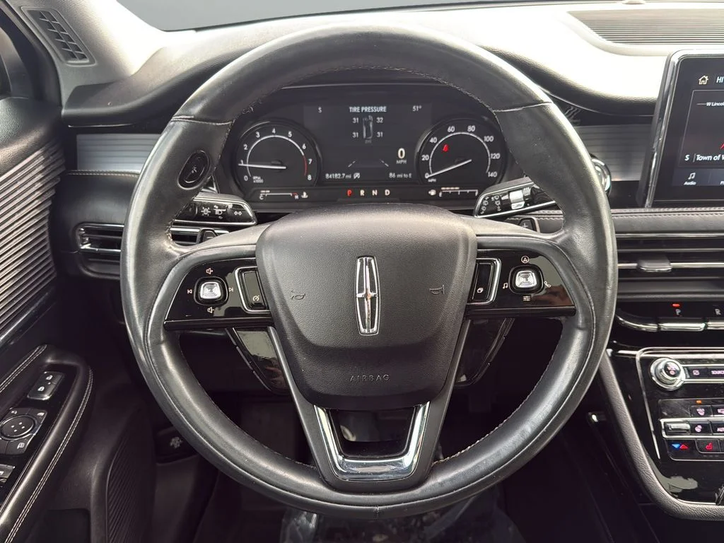 Used 2021 Red Lincoln Standard image 10