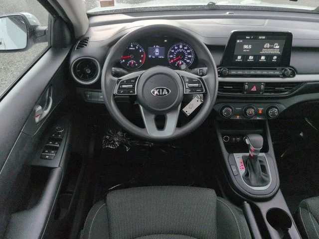 Used 2021 White Kia LXS image 15