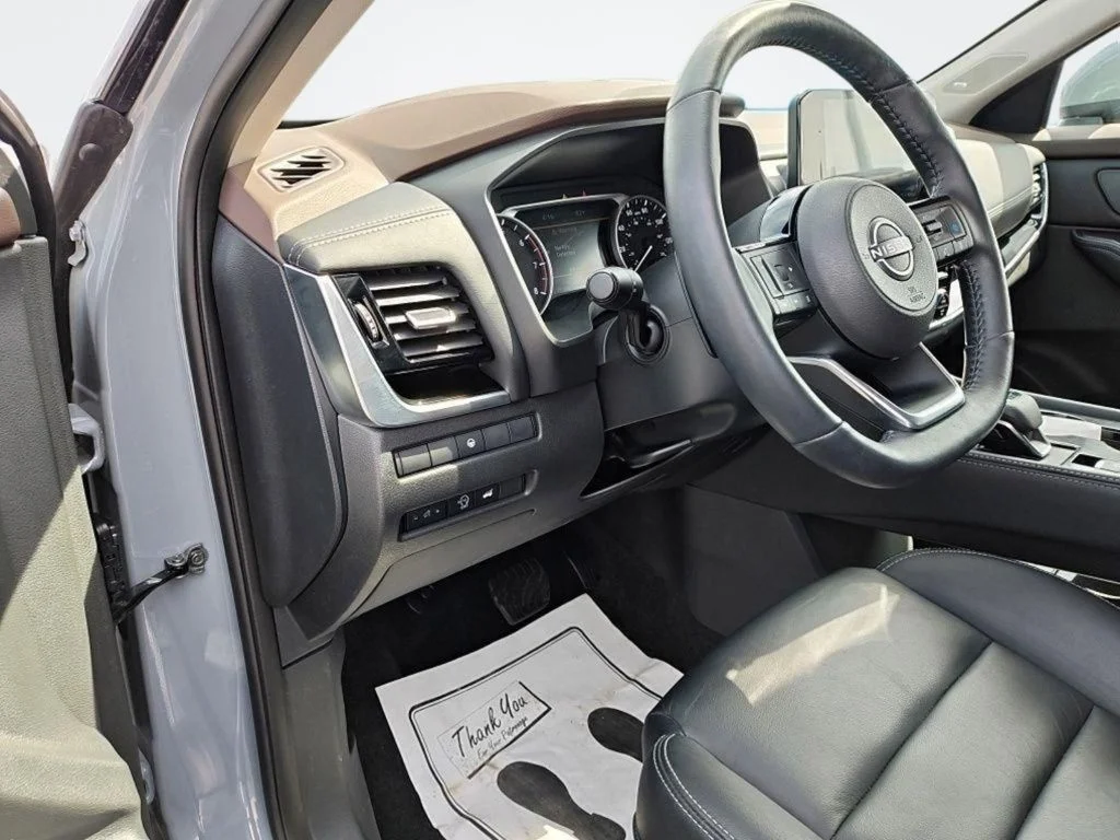 Used 2023 Gray Nissan SL image 16