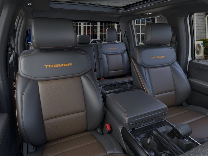 New 2025 Oxford White Ford Tremor image 10