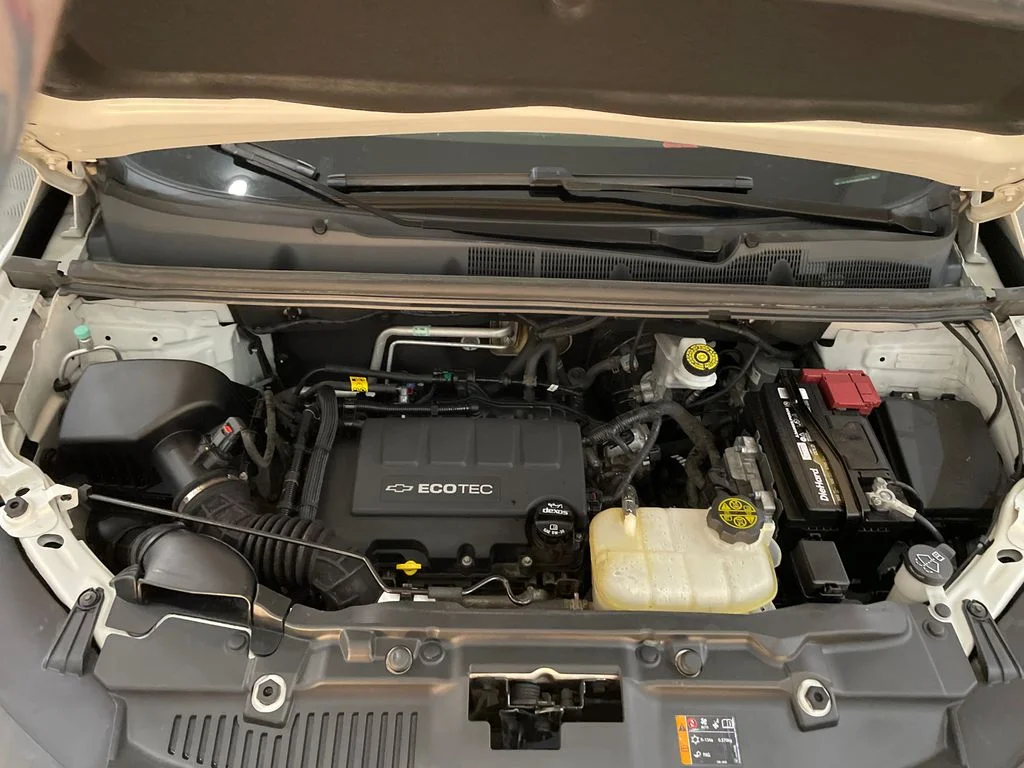 Used 2019 Summit White Chevrolet LT image 26