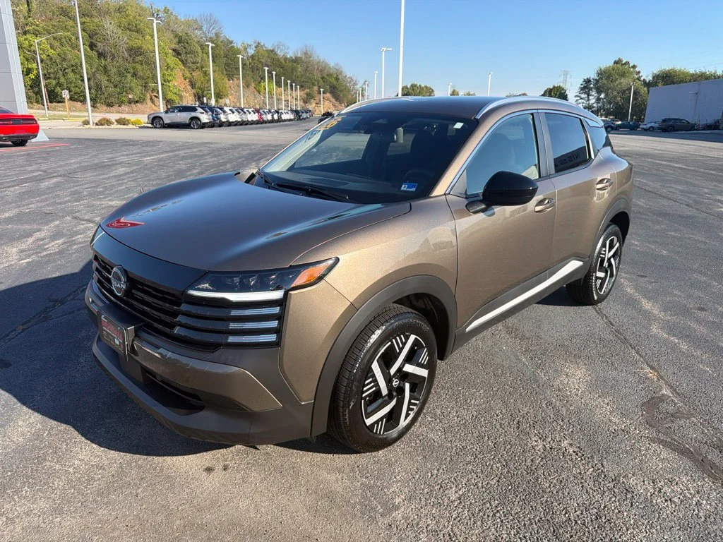 Used 2026 Bronze Nissan SV image 3