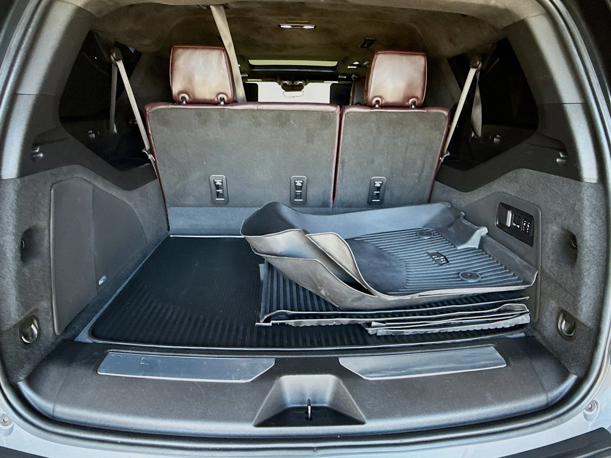 Used 2022 Satin Steel Metallic Cadillac Sport Platinum image 30