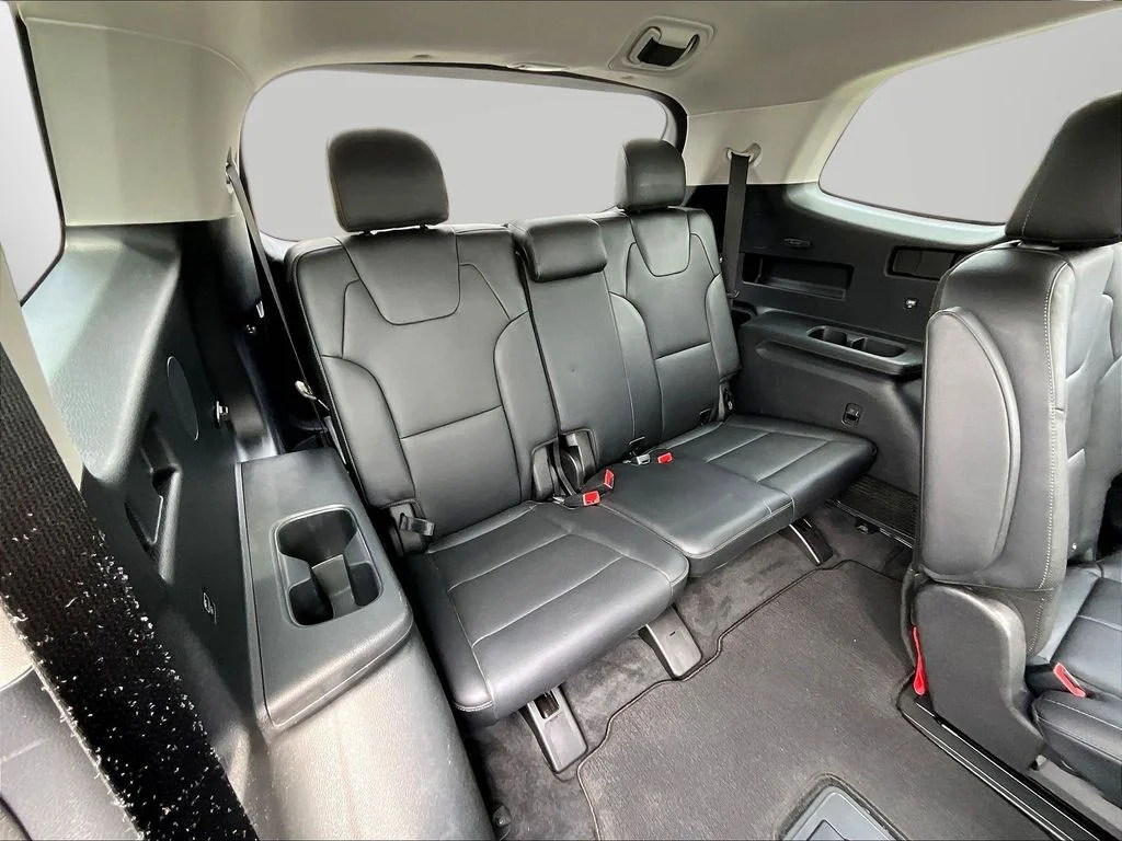 Used 2022 Black Kia EX image 25
