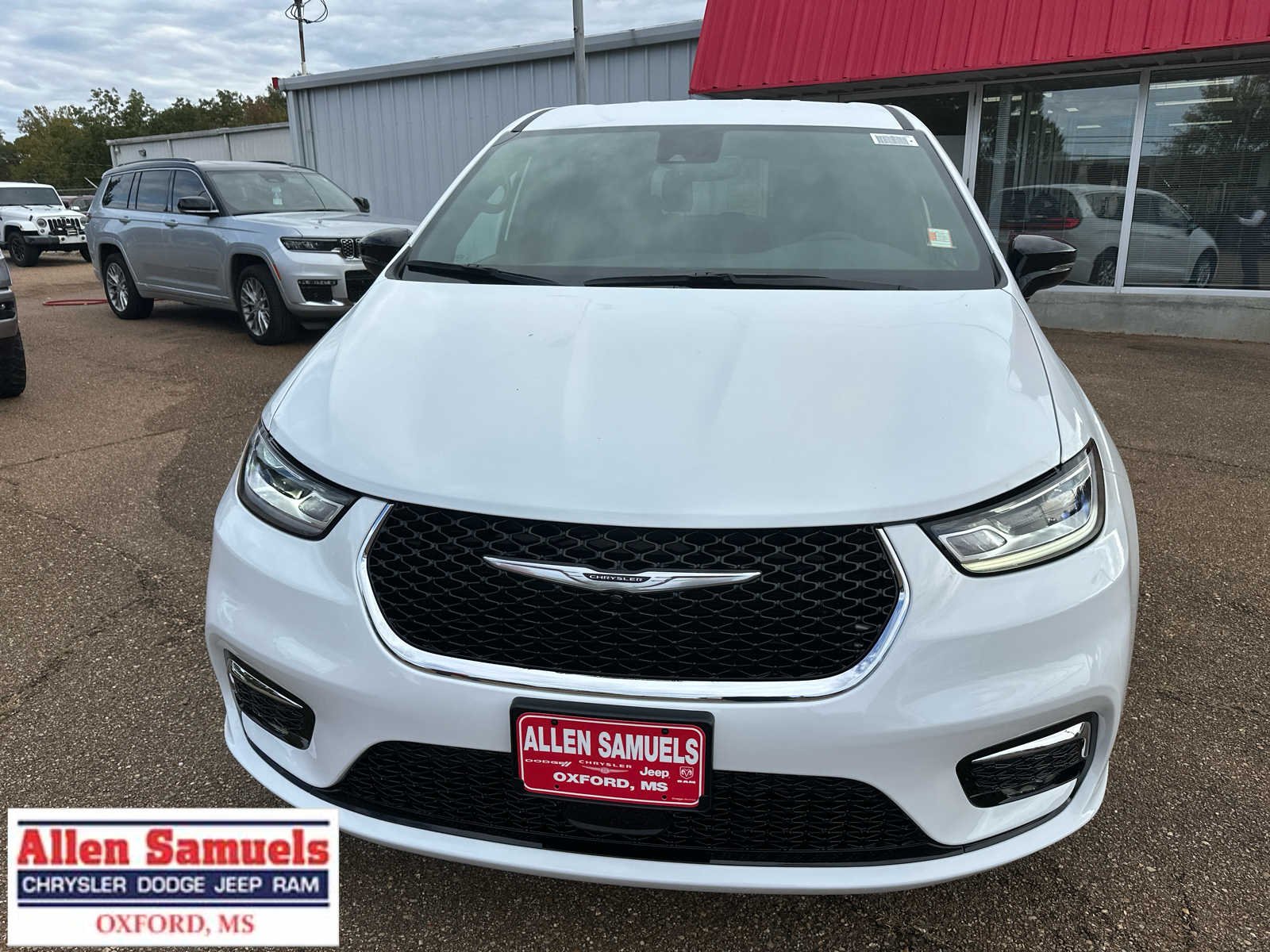 2026 Chrysler Pacifica Select - Photo 8