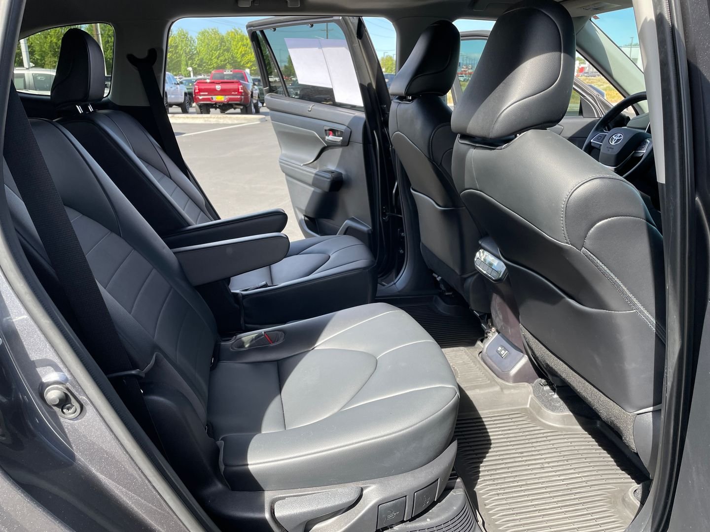 Used 2021 Gray Toyota XLE image 18