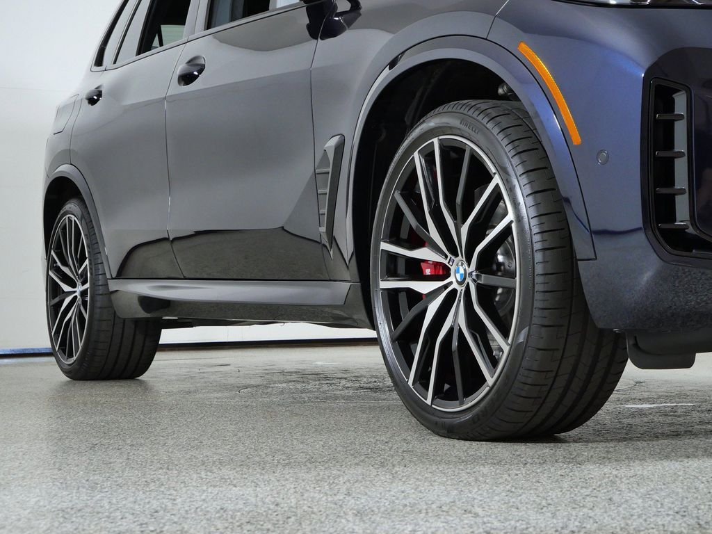 2026 BMW X5 M60i - Photo 6