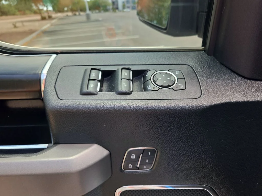 Used 2018 White Ford Platinum image 14