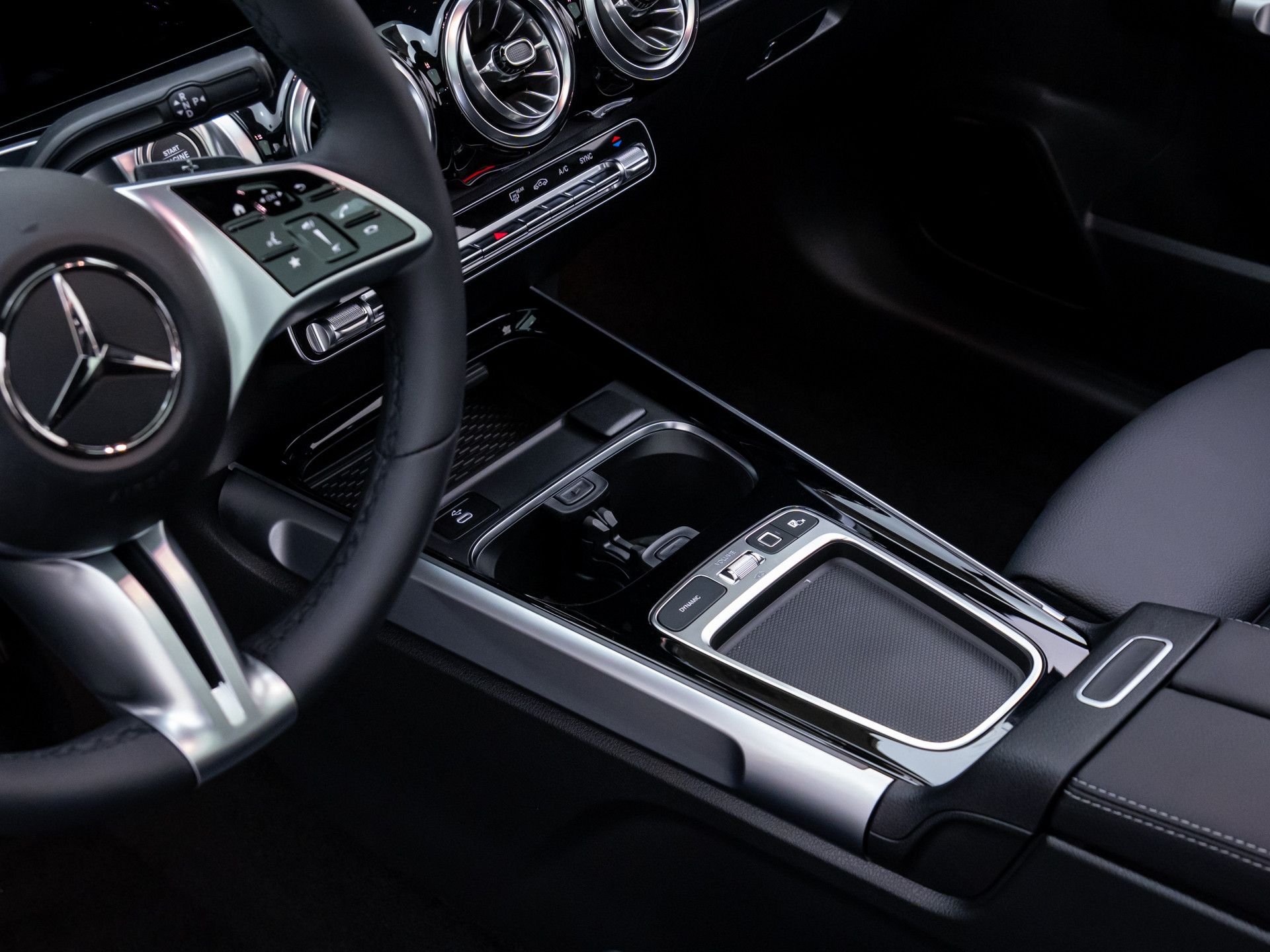 New 2026 Mountain Grey Metallic Mercedes-Benz GLB 250 image 12