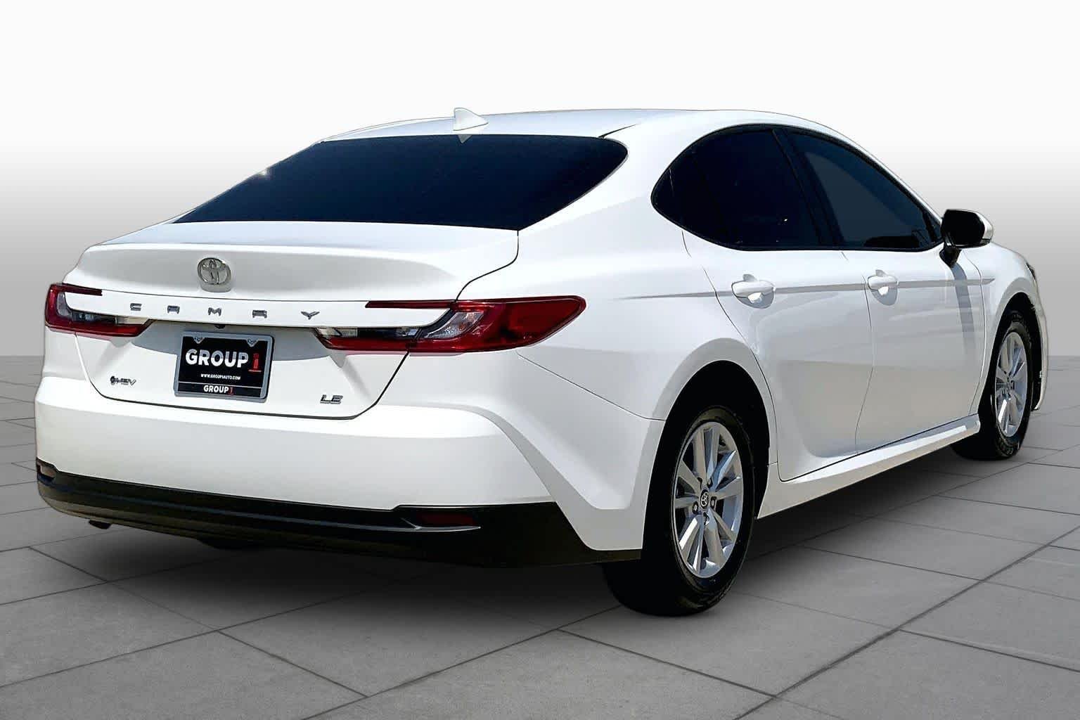 Used 2025 Ice Cap Toyota LE image 25