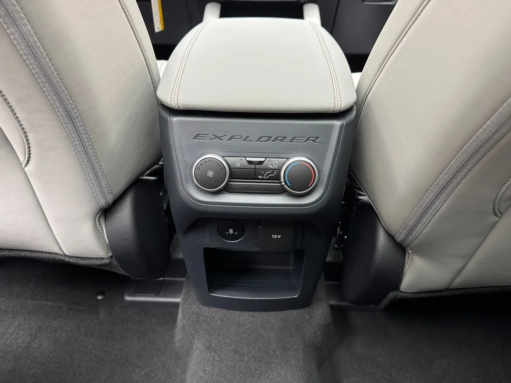 New 2026 Star White Metallic Tri-Coat Ford Active image 13