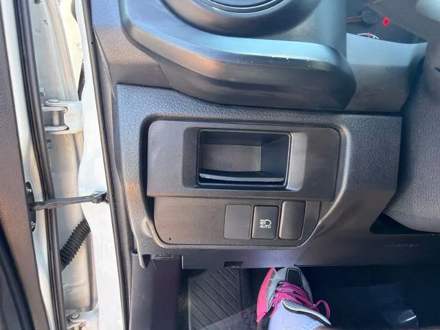 Used 2019 Super White Toyota  image 21