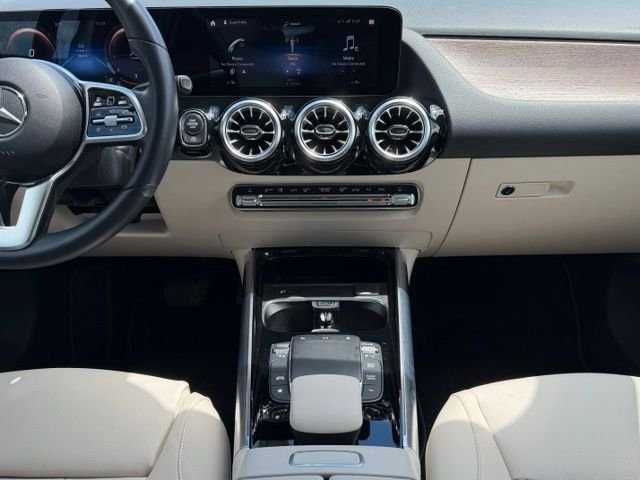 Used 2022 White Mercedes-Benz GLA 250 image 14