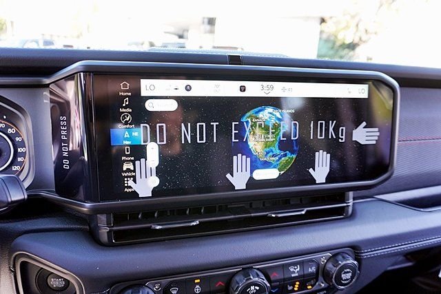 New 2026 Granite Crystal Metallic Clear-Coat Exterior Paint Jeep Rubicon image 30