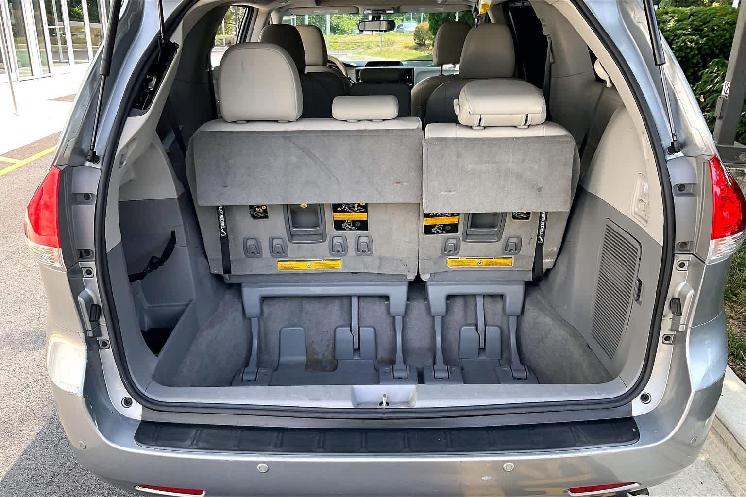 Used 2014 Silver Sky Metallic Toyota XLE image 36