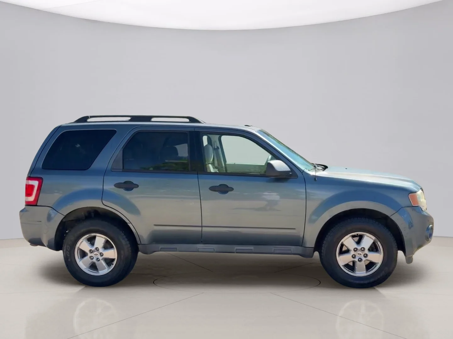 Used 2011 Blue Ford XLT image 6