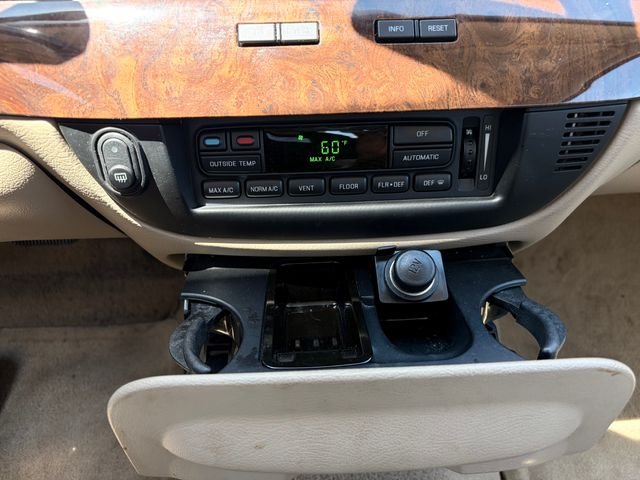 Used 2009 Smokestone Clearcoat Metallic Mercury LS image 11