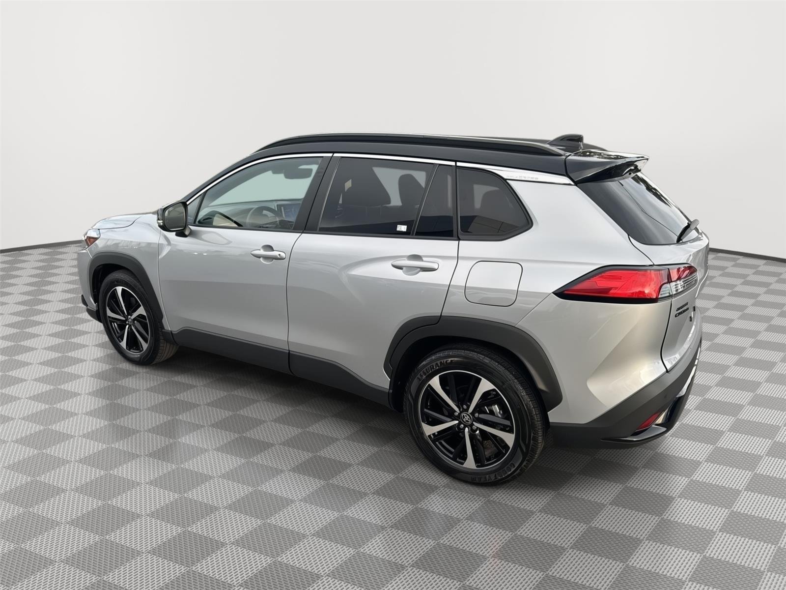 Used 2025 Sonic Silver/Jet Black Toyota XSE image 7