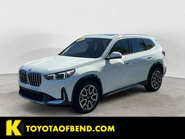 Used 2025 White BMW xDrive28i image 1