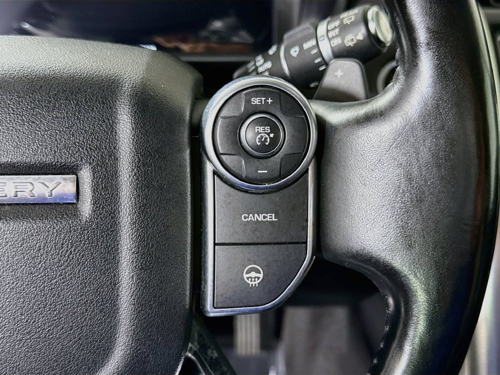 Used 2018 Narvik Black Land Rover HSE image 11