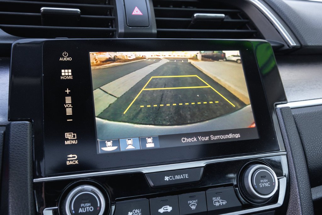 Used 2018 Polished Metal Metallic Honda EX-T image 19