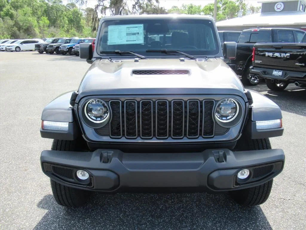 New 2026 Granite Crystal Metallic Clear-Coat Exterior Paint Jeep Sport S image 2
