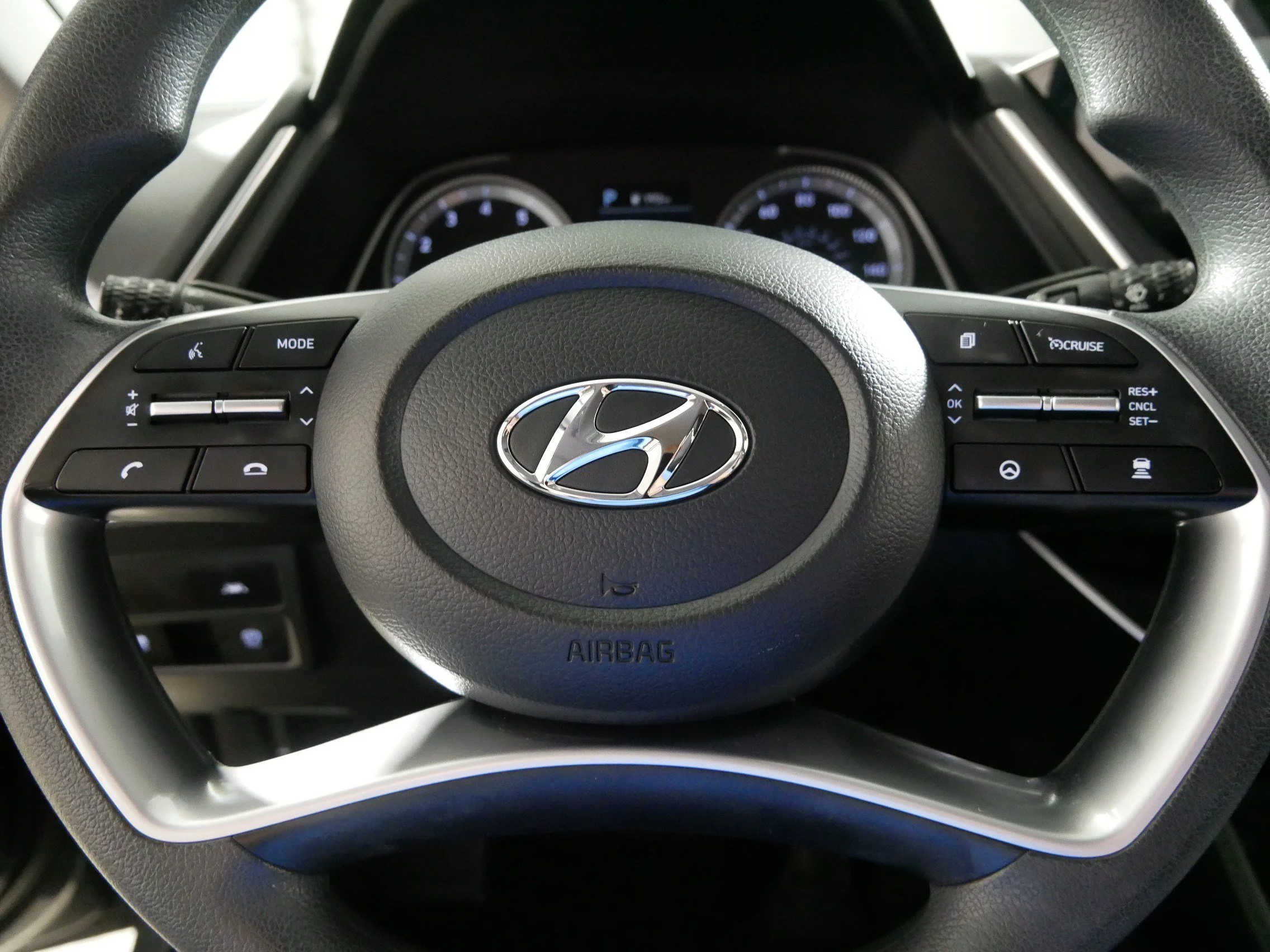 Used 2023 Portofino Gray Hyundai SEL image 25