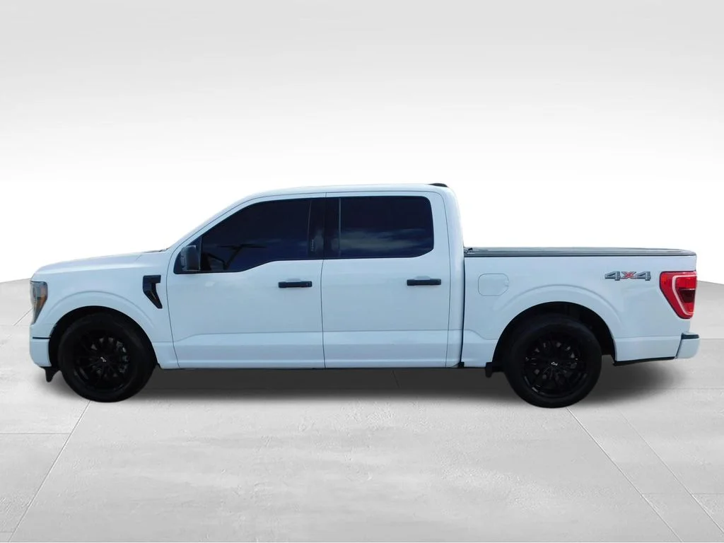 Used 2023 Oxford White Ford XLT image 12