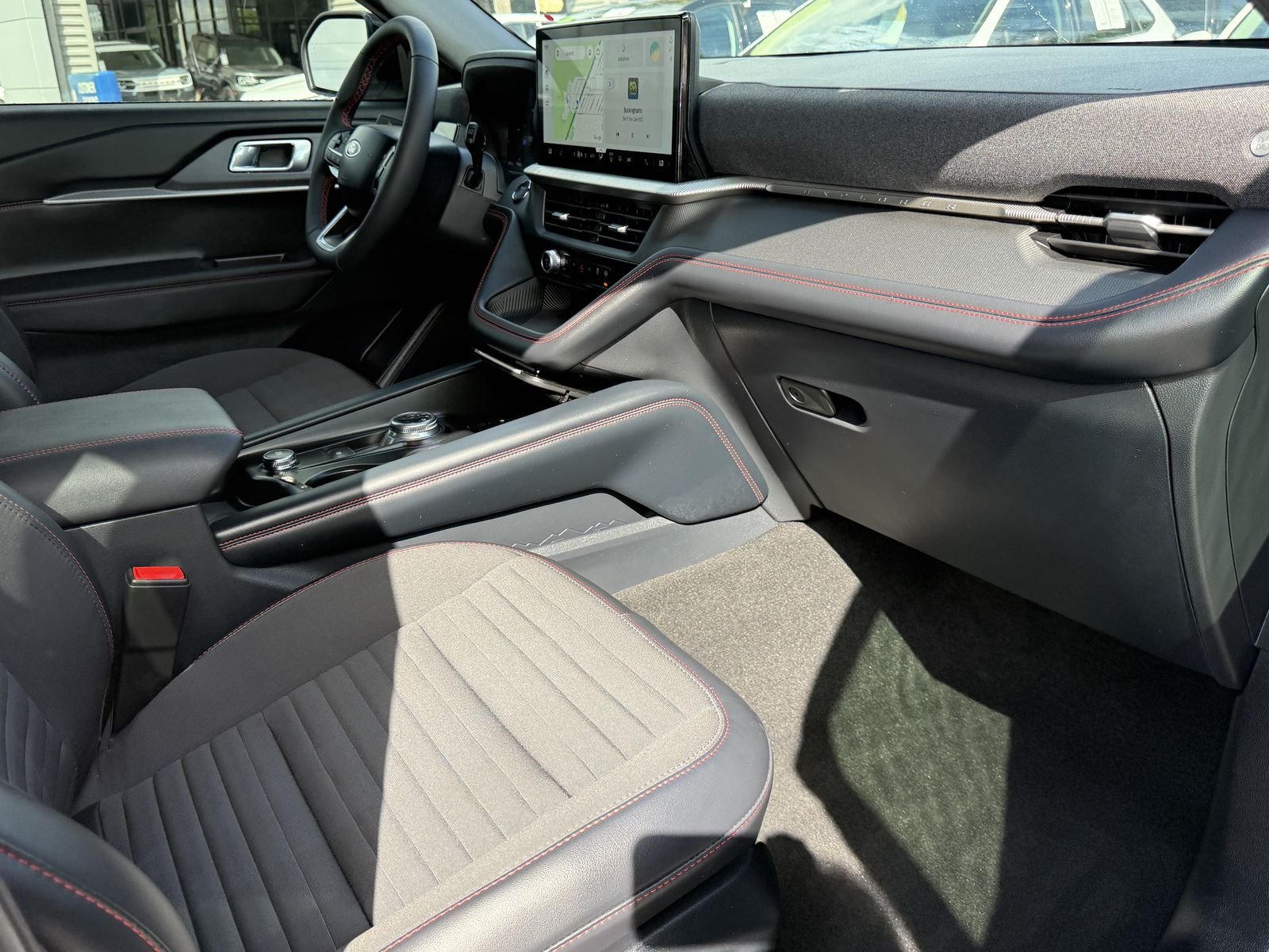 Used 2025 White Metallic Ford ST-Line image 18
