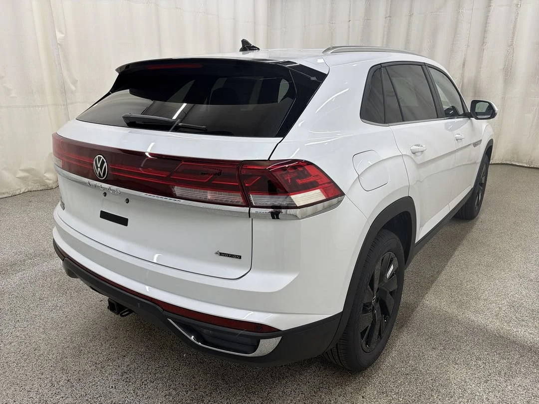 New 2026 Opal White Pearl Volkswagen 2.0T SE w/Technology image 8